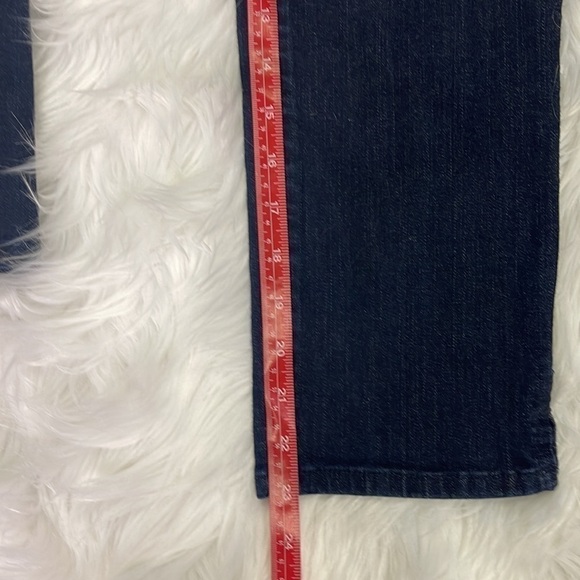 WHITE House Black Market Slim Crop Jeans - Picture 9 of 9